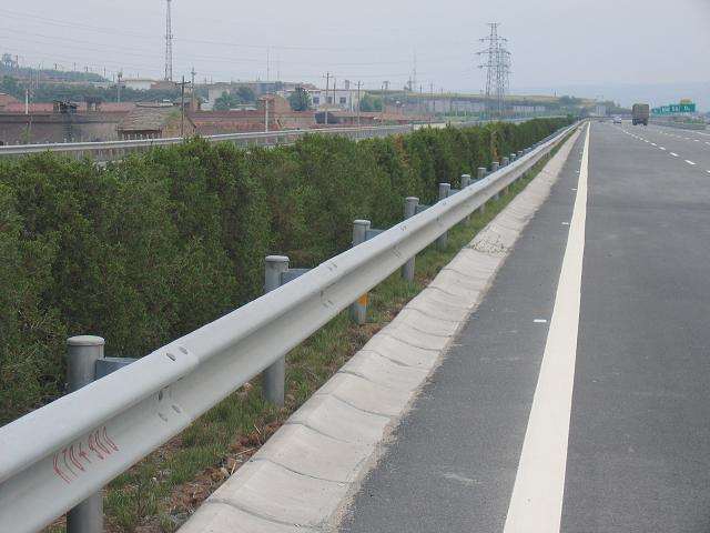 川森自建房陽臺圍欄效果圖